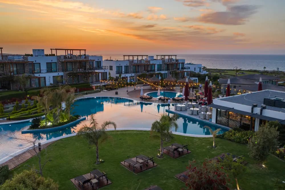 Villa Pool