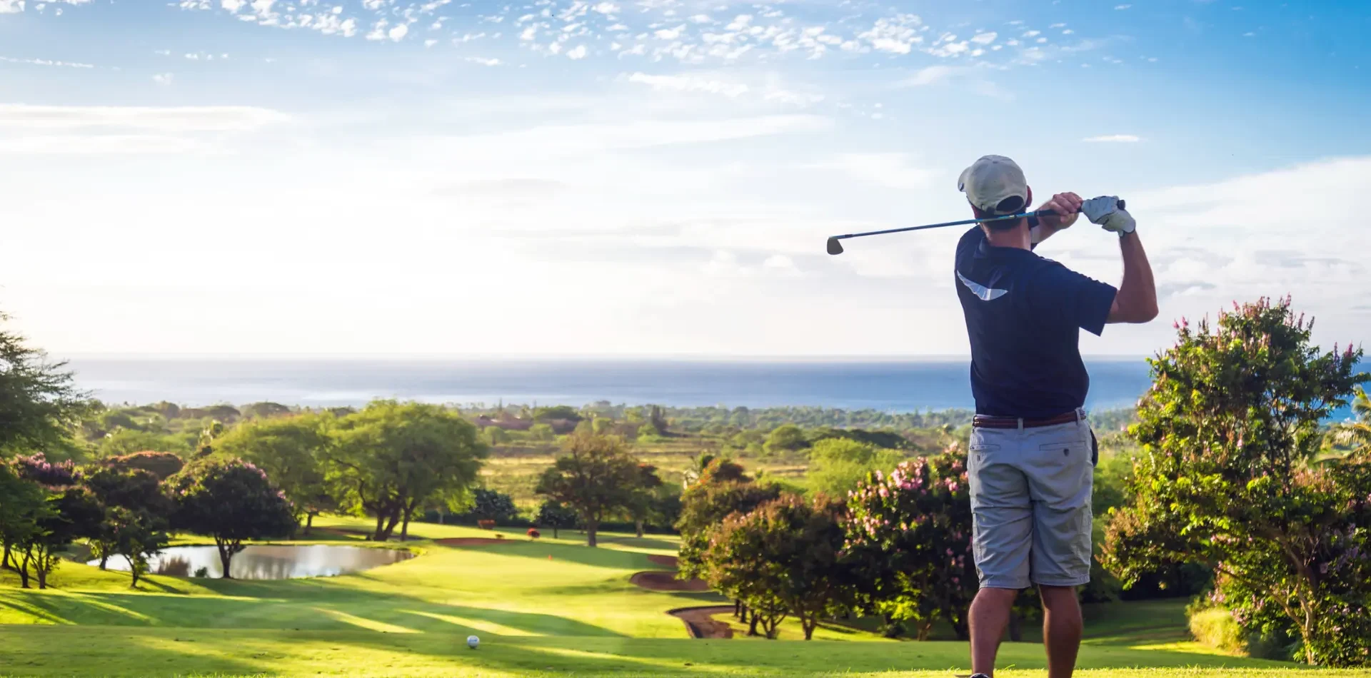 Golfplatz mit Blick auf das Meer in Nordzypern